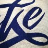 T-Shirt Blue Flocked Duke Logo close up
